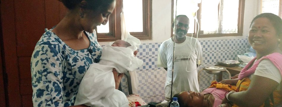 ನಿಜ ಜೀವನದ ‘3 ಈಡಿಯಟ್ಸ್’ ಅಸ್ಸಾಂ ಪ್ರವಾಹದಲ್ಲಿ ಸಿಲುಕಿದ್ದ ಗರ್ಭಿಣಿಗೆ ಹೆರಿಗೆ ಮಾಡಿಸಿದ್ದು ಹೇಗೆ ಗೊತ್ತೇ?